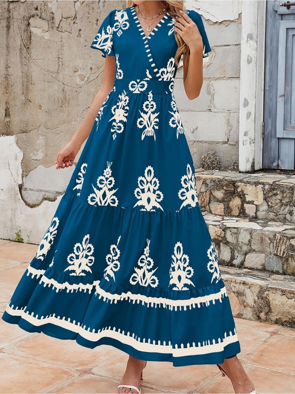 Women's pretty garden blue and white flowy maxi dress - Picture 4 of 9